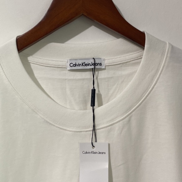 Calvin Klein Logo Crewneck T-Shirt - Picture 2 of 8